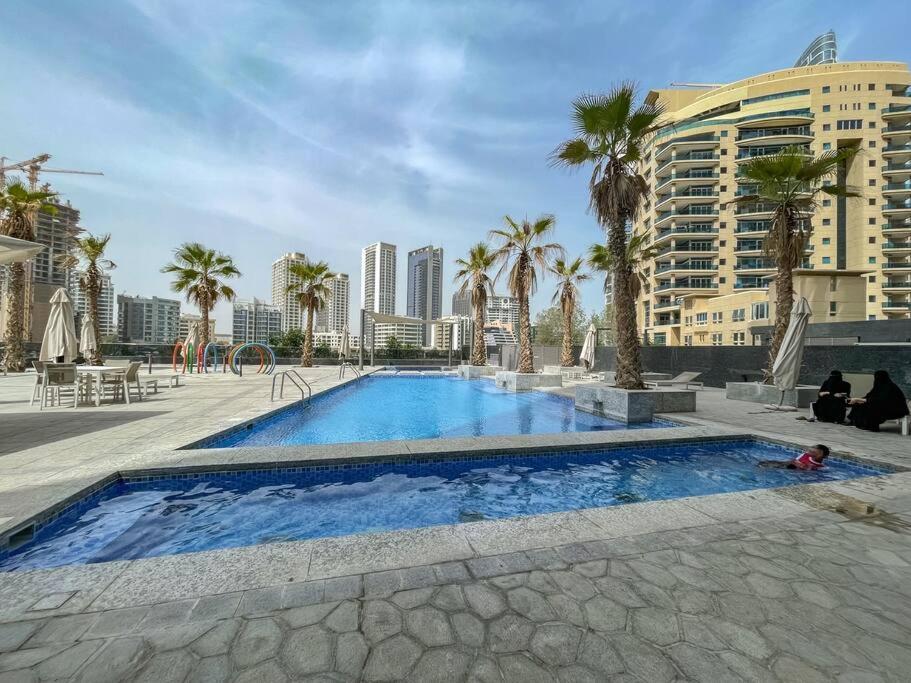 Cozy Studio In Sparkle Tower Jbr By Suiteable Dubai Exterior photo